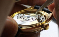 欧米茄边说表扣后盖要多少钱?