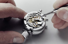 欧米茄两千多的手表表链掉色了